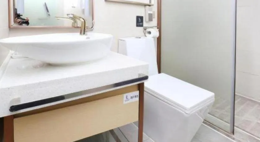 Lavande Hotels Guangzhou Baiyun Avenue North Metro Station