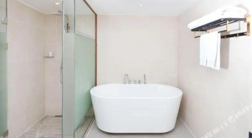 Lavande Hotels Guangzhou Baiyun Avenue North Metro Station