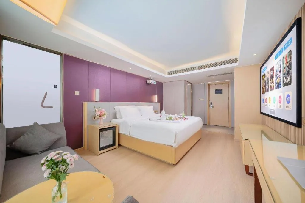 Bed in Lavande Hotels Guangzhou Baiyun Avenue North Metro Station
