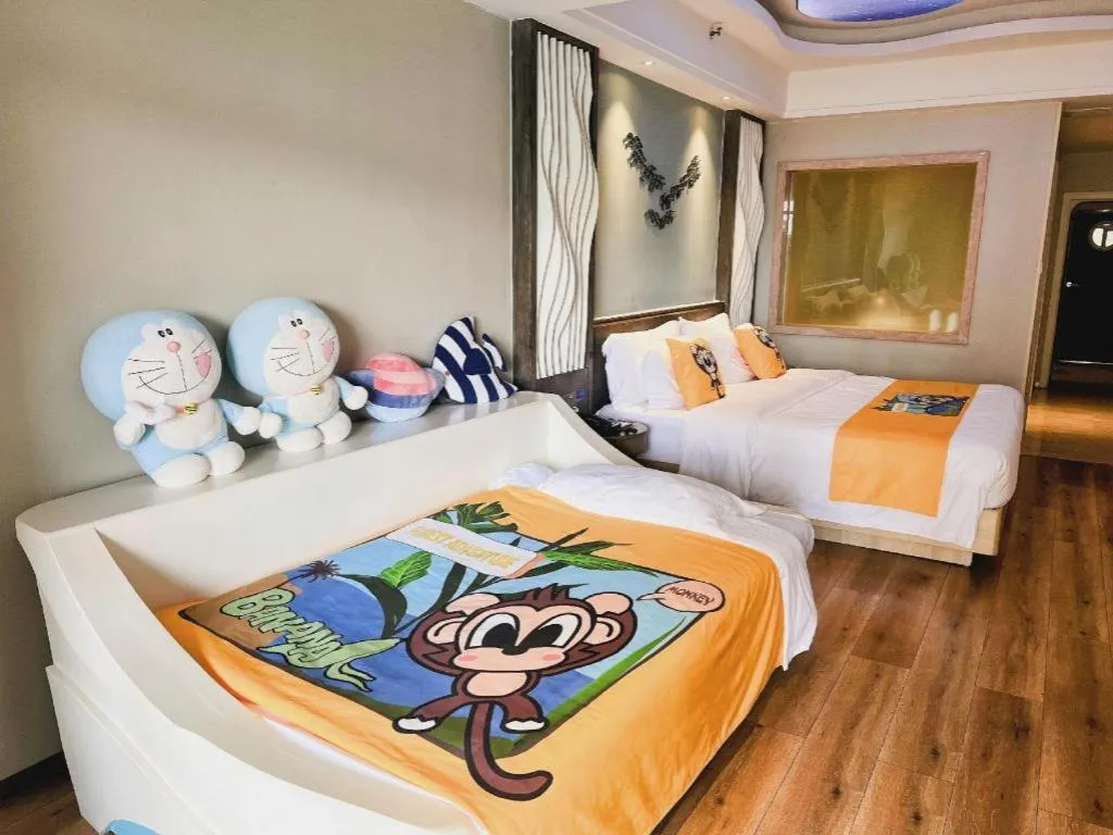 Bed in HuangMa holiday yacht view sea resort hotel