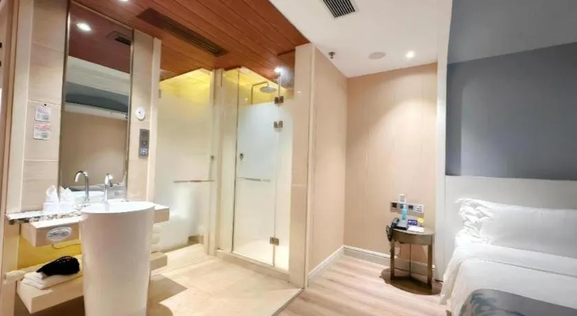 HuangMa holiday yacht view sea resort hotel