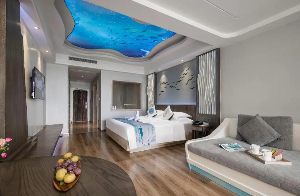 Bed in HuangMa holiday yacht view sea resort hotel