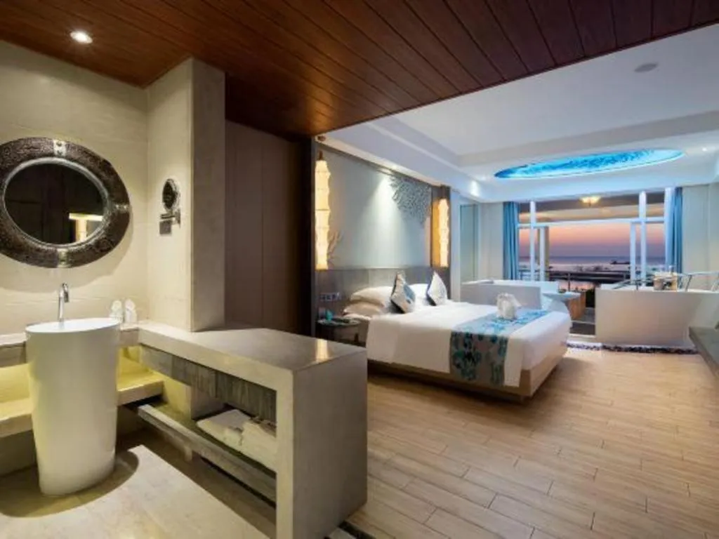 Bed in HuangMa holiday yacht view sea resort hotel