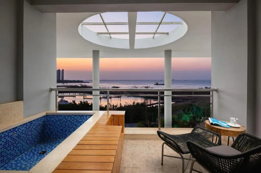 HuangMa holiday yacht view sea resort hotel