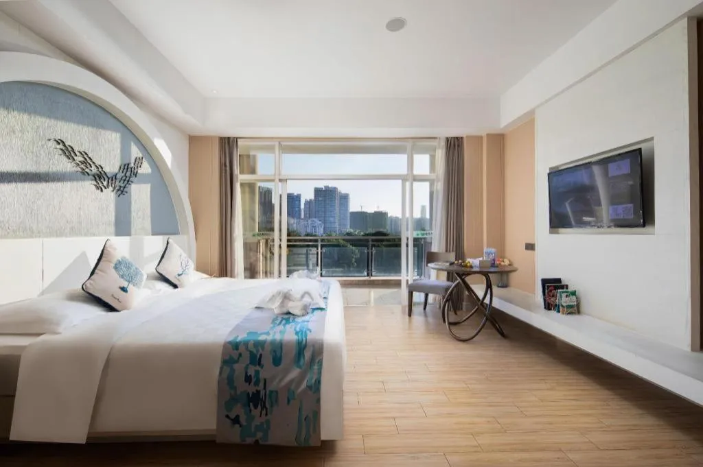 Bed in HuangMa holiday yacht view sea resort hotel