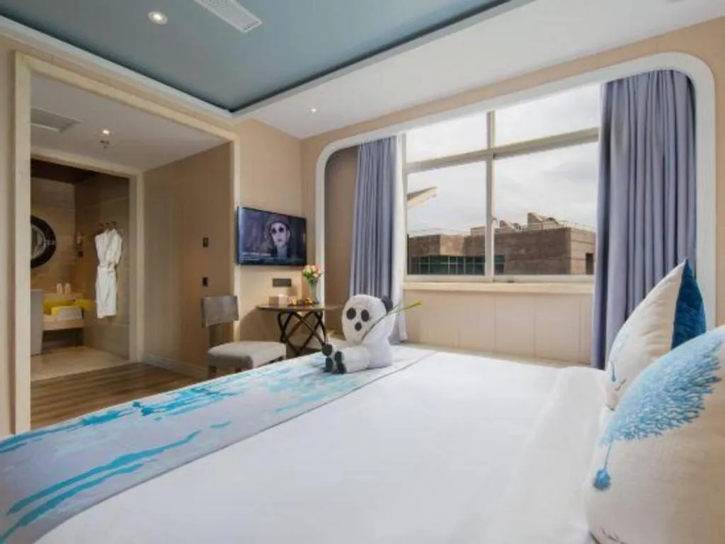 Bed in HuangMa holiday yacht view sea resort hotel