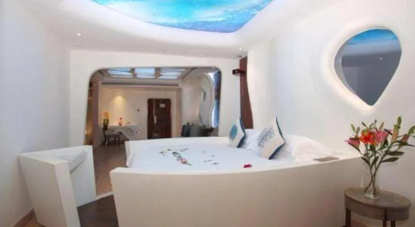 Bed in HuangMa holiday yacht view sea resort hotel