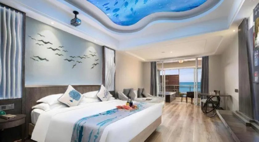 Bed in HuangMa holiday yacht view sea resort hotel