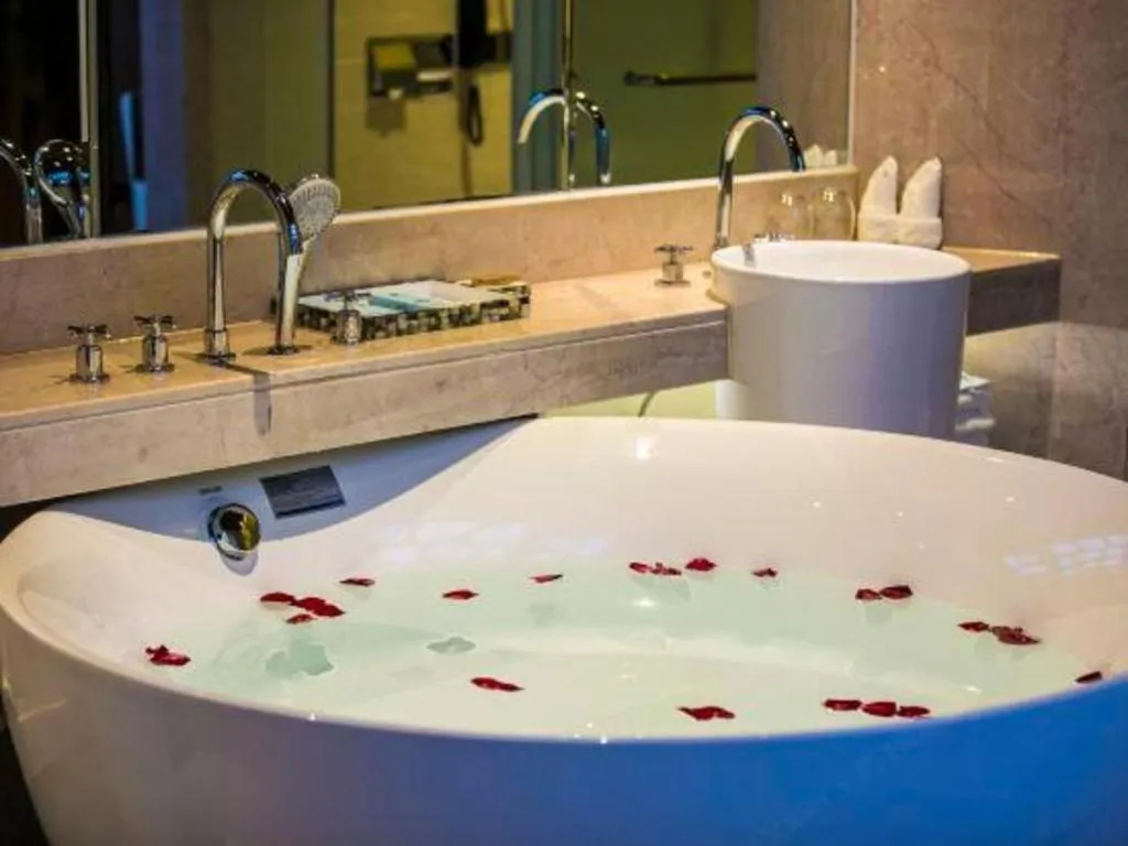 HuangMa holiday yacht view sea resort hotel