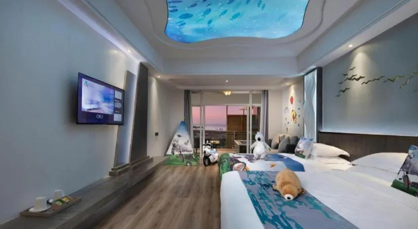 Bed in HuangMa holiday yacht view sea resort hotel