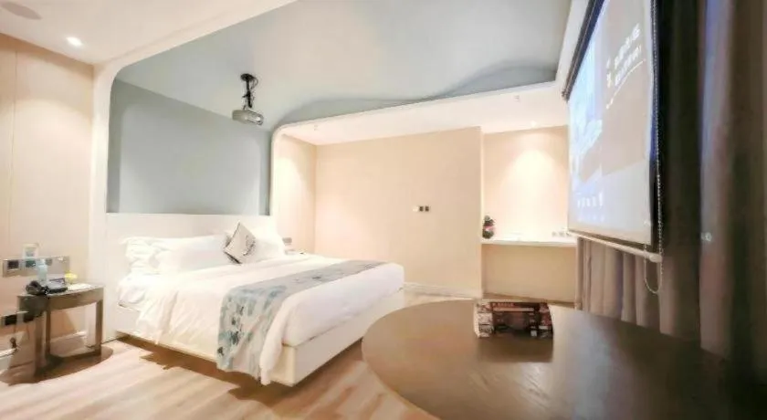 Bed in HuangMa holiday yacht view sea resort hotel