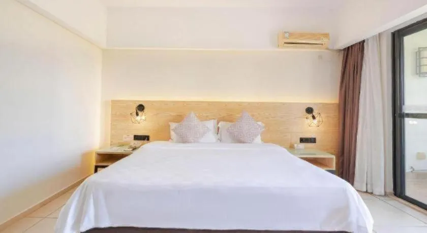 Bed in Yuhai International Resort Hotel