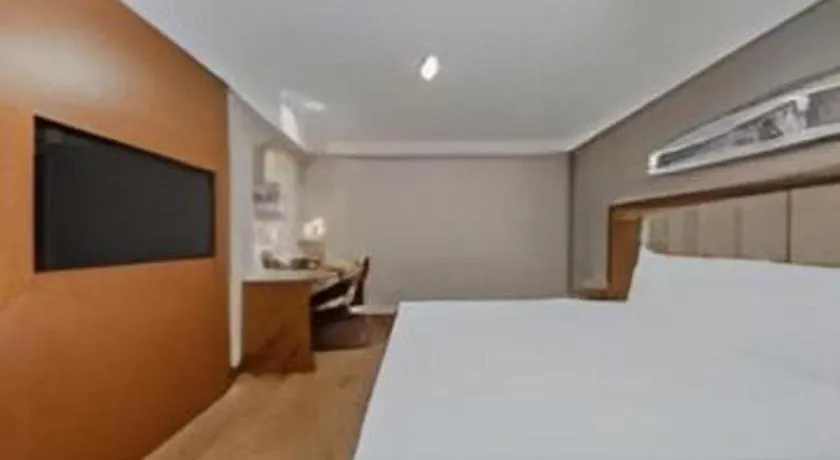 Bed in Yitel Hotel Shanghai Hongqiao Linkong Industrial Park Songhong Road Metro Station