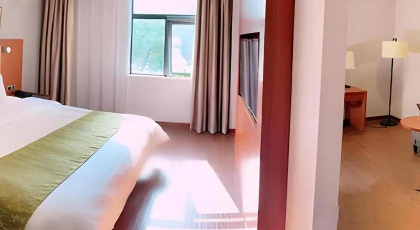 Bed in Yitel Hotel Shanghai Hongqiao Linkong Industrial Park Songhong Road Metro Station