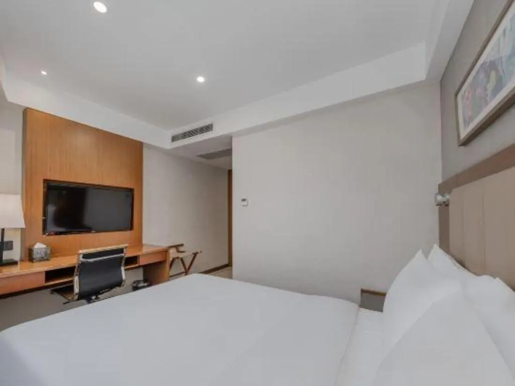 Bed in Yitel Hotel Shanghai Hongqiao Linkong Industrial Park Songhong Road Metro Station