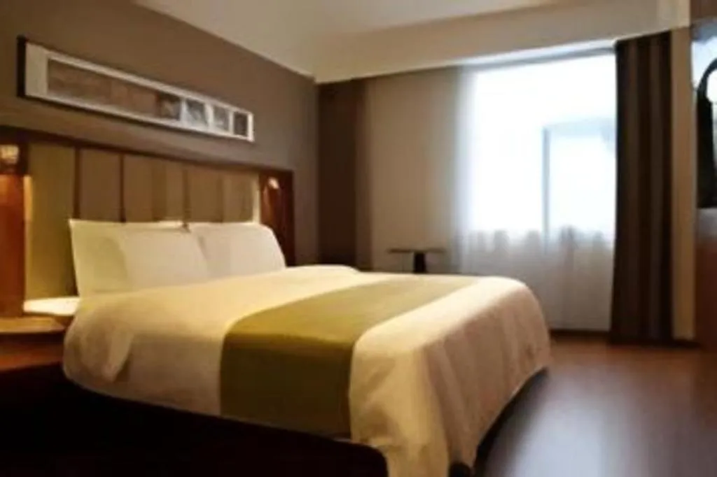 Bed in Yitel Hotel Shanghai Hongqiao Linkong Industrial Park Songhong Road Metro Station
