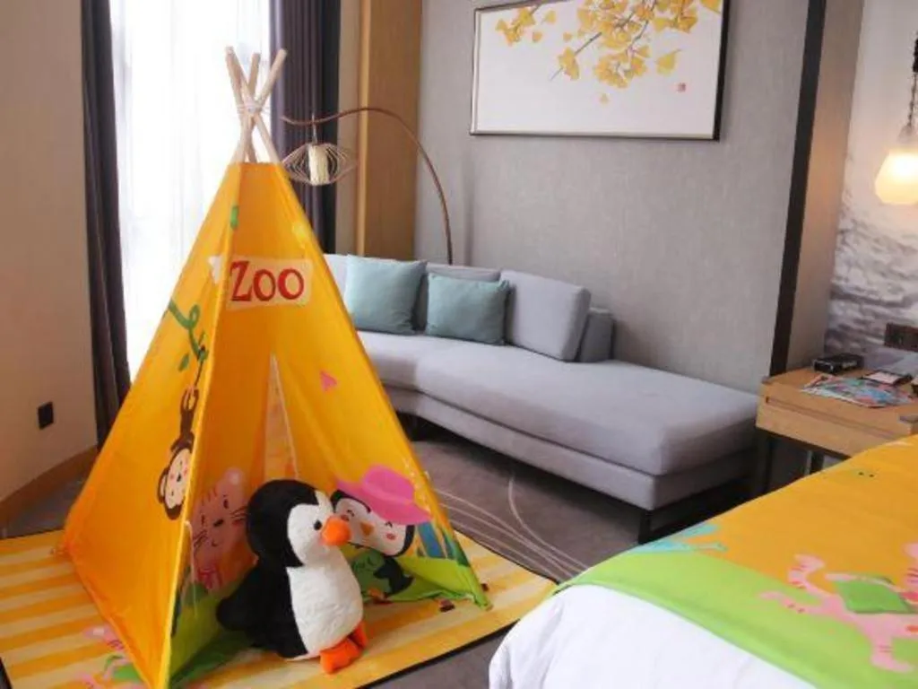 Bed in ZHONG DING HOTEL