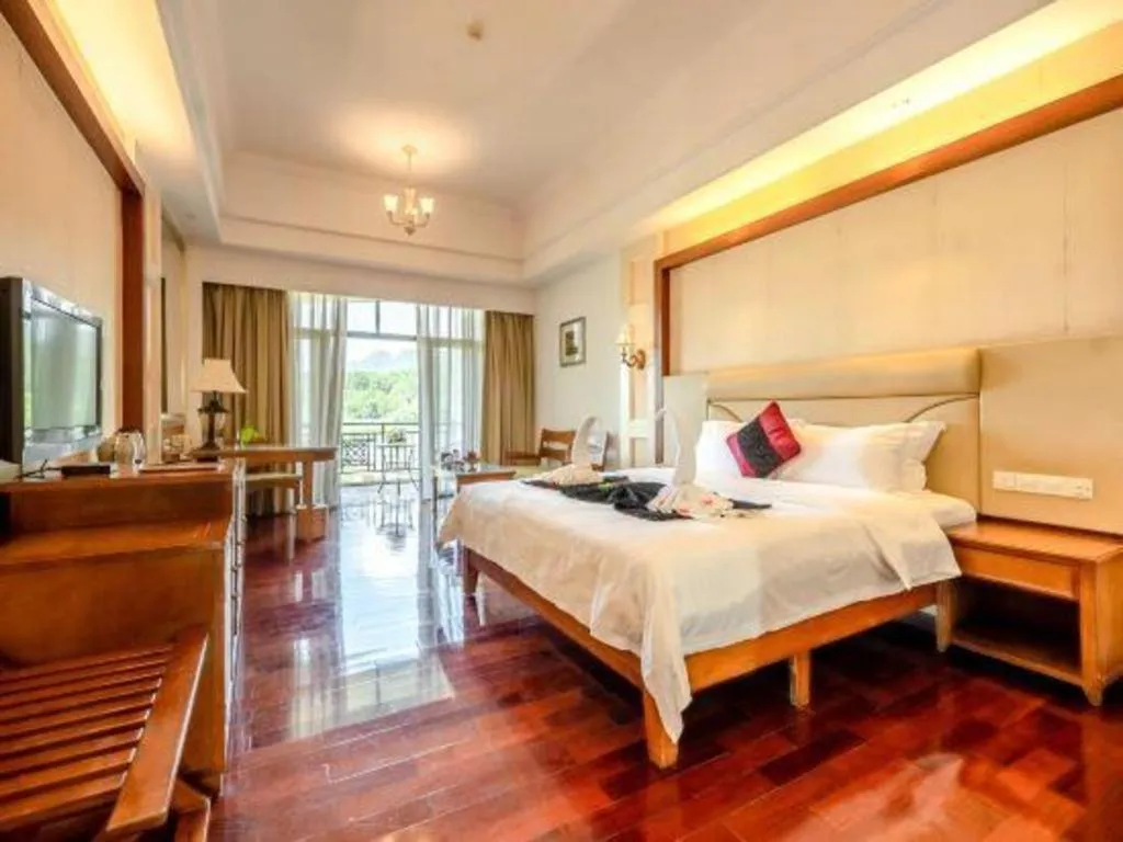 Bed in Shaoguan Palace International Resorts