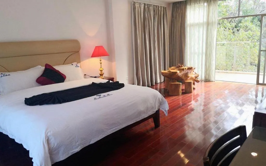 Bed in Shaoguan Palace International Resorts