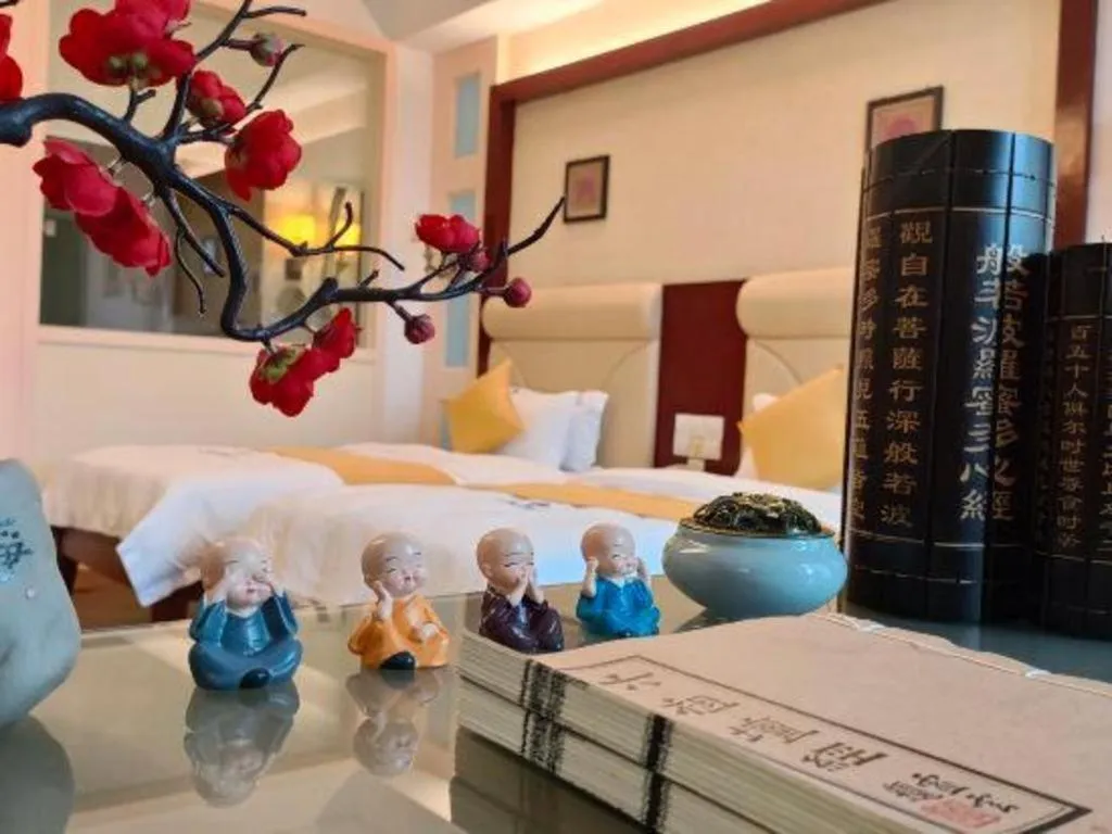 Bed in Shaoguan Palace International Resorts