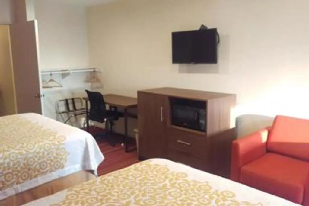 Bed in Days Inn by Wyndham Hemet