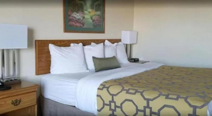 Bed in Days Inn by Wyndham Hemet