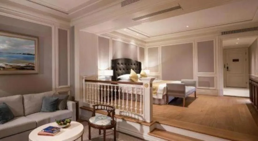 Bed in Donghai Xianhucheng Huanglong Hotel