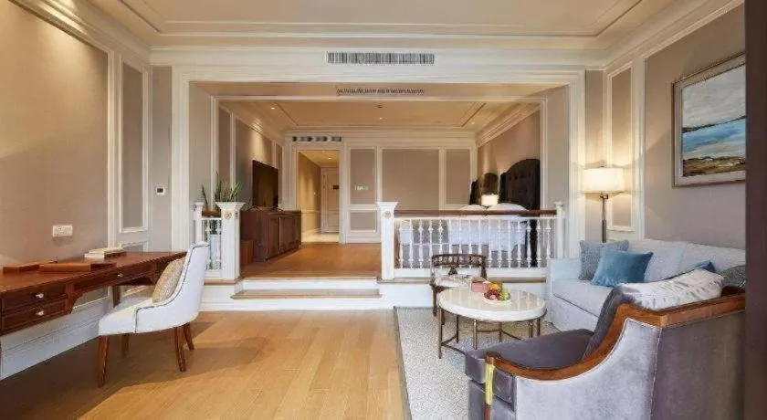 Bed in Donghai Xianhucheng Huanglong Hotel