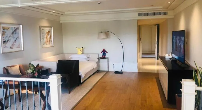 Donghai Xianhucheng Huanglong Hotel