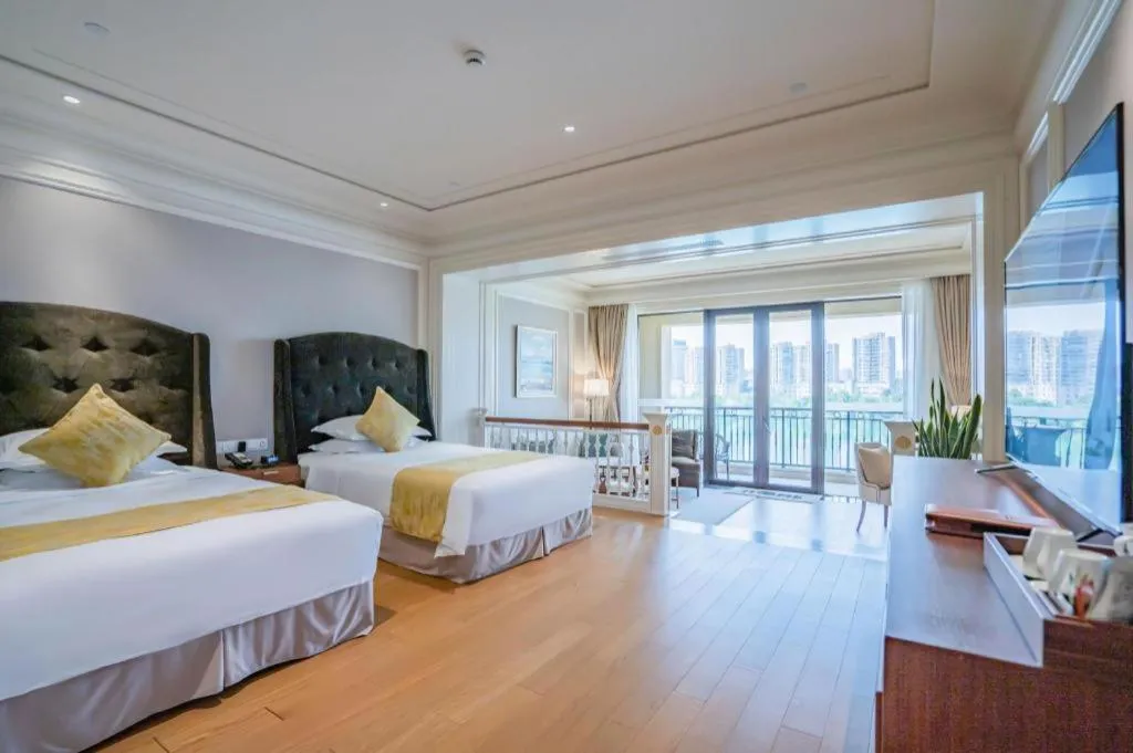 Bed in Donghai Xianhucheng Huanglong Hotel