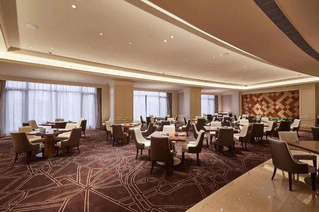 Donghai Xianhucheng Huanglong Hotel