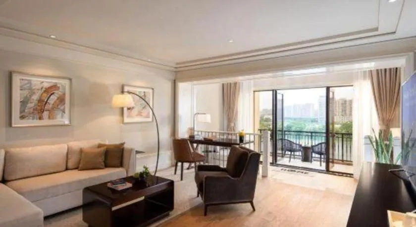 Donghai Xianhucheng Huanglong Hotel