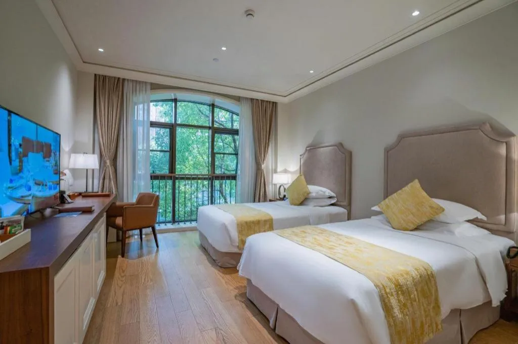 Bed in Donghai Xianhucheng Huanglong Hotel