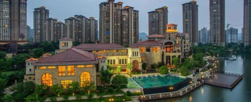 Donghai Xianhucheng Huanglong Hotel