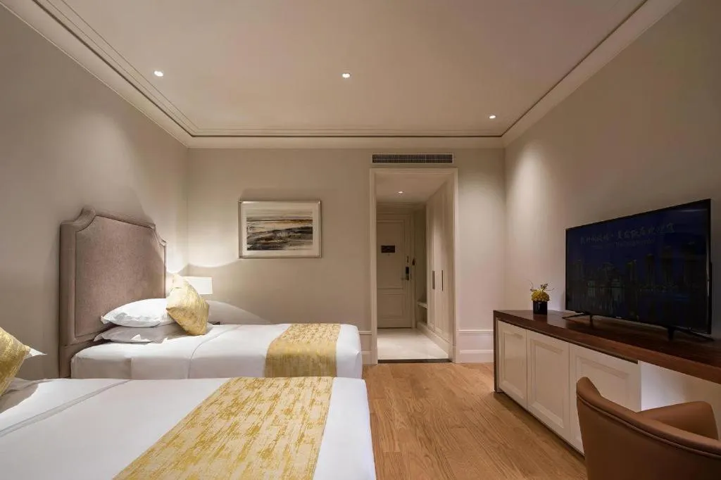 Bed in Donghai Xianhucheng Huanglong Hotel