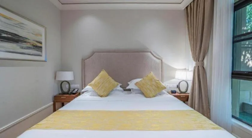 Bed in Donghai Xianhucheng Huanglong Hotel