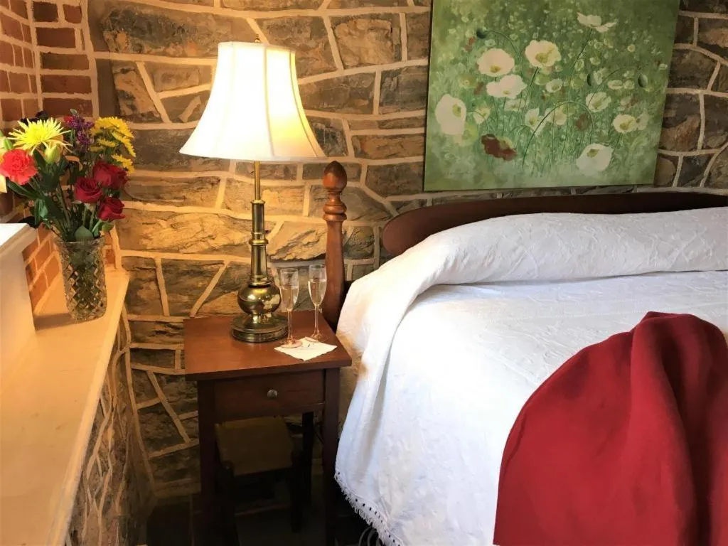 Bed in Smithfield Farm B&B