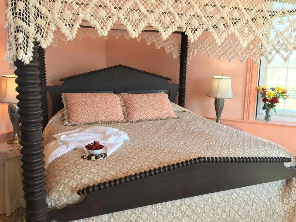 Bed in Smithfield Farm B&B