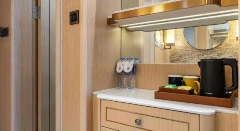 Metropolo Hotel YunNan Shangri-la Karma Dan Songzanlin Temple