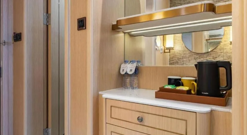 Metropolo Hotel YunNan Shangri-la Karma Dan Songzanlin Temple