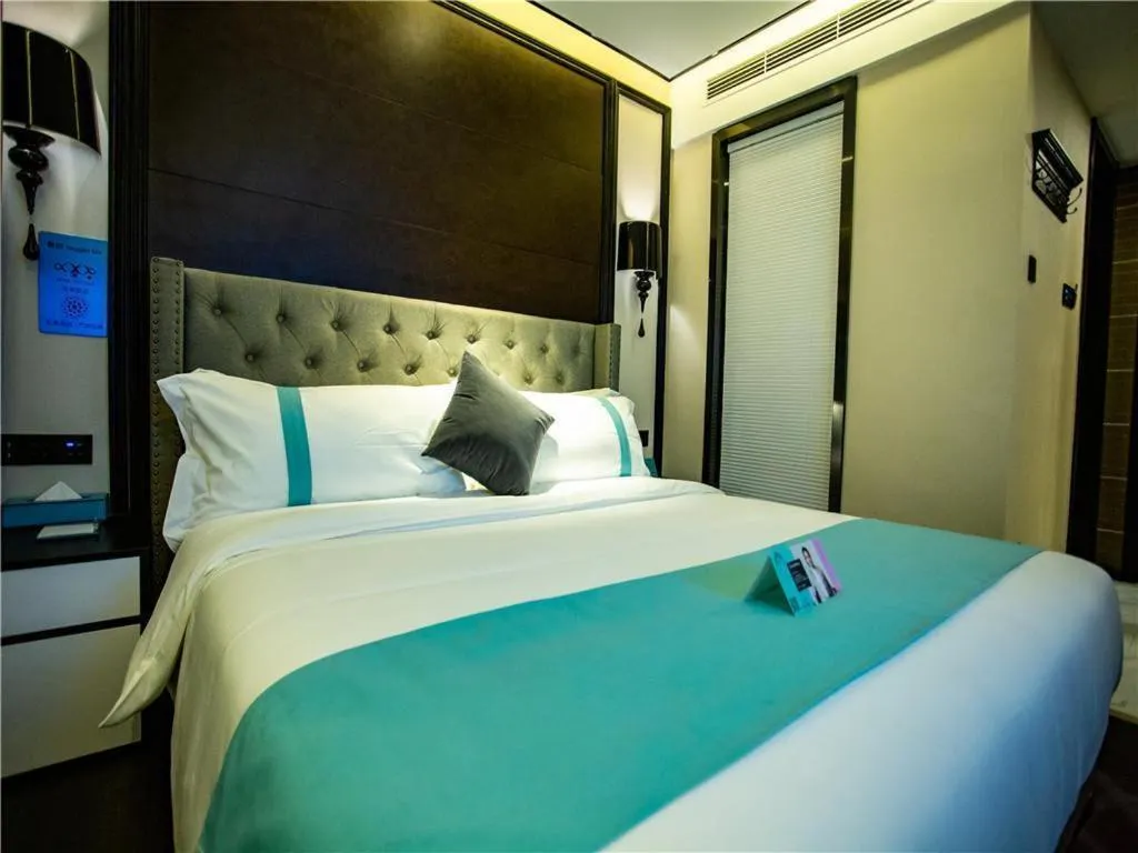 Bed in Xana Hotelle Lhasa Potala Palace Beijing Middle Road