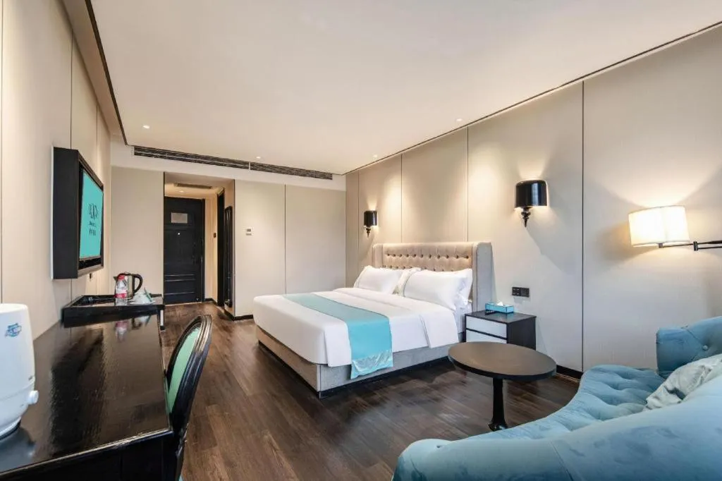 Bed in Xana Hotelle Lhasa Potala Palace Beijing Middle Road