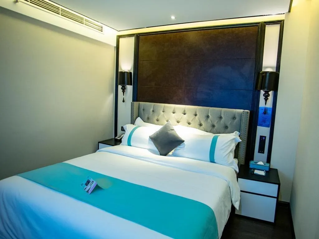 Bed in Xana Hotelle Lhasa Potala Palace Beijing Middle Road