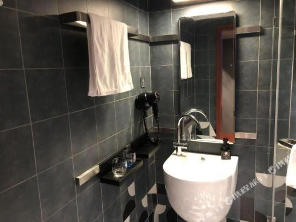 YUNIK-Shanghai Zhongshan Park Yan'an Xi Road