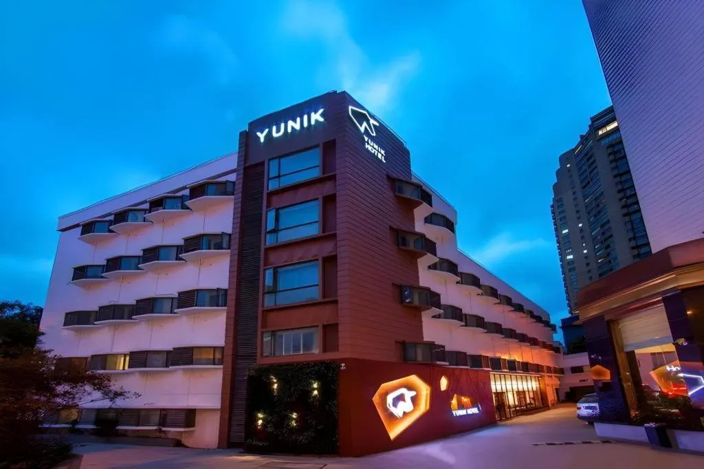 YUNIK-Shanghai Zhongshan Park Yan'an Xi Road