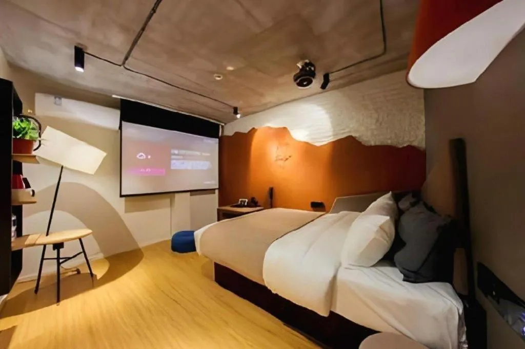 Bed in YUNIK-Shanghai Zhongshan Park Yan'an Xi Road