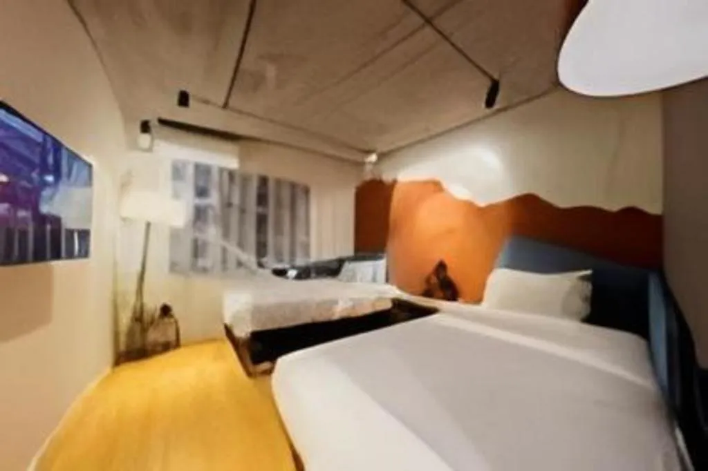 Bed in YUNIK-Shanghai Zhongshan Park Yan'an Xi Road