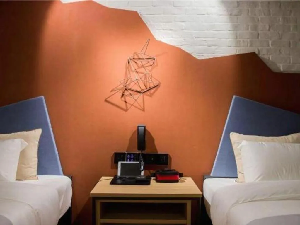 Bed in YUNIK-Shanghai Zhongshan Park Yan'an Xi Road