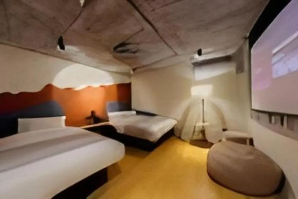 Bed in YUNIK-Shanghai Zhongshan Park Yan'an Xi Road