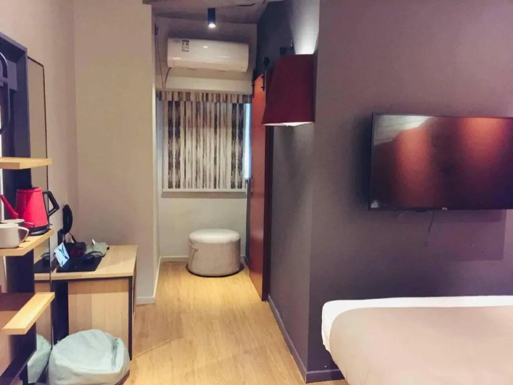 YUNIK-Shanghai Zhongshan Park Yan'an Xi Road